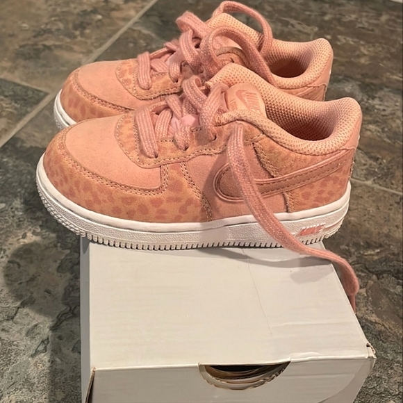 baby girl nike air force